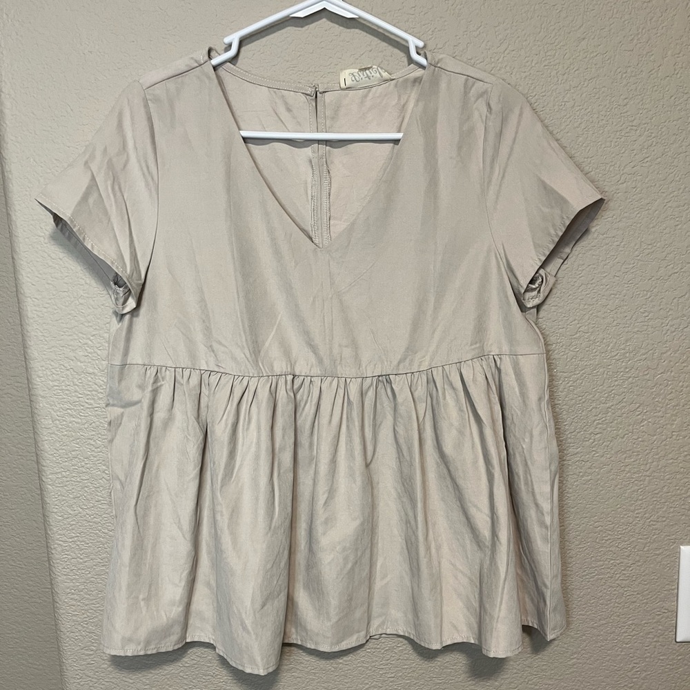 Boutique brand: Listiele Blouse size small nwt